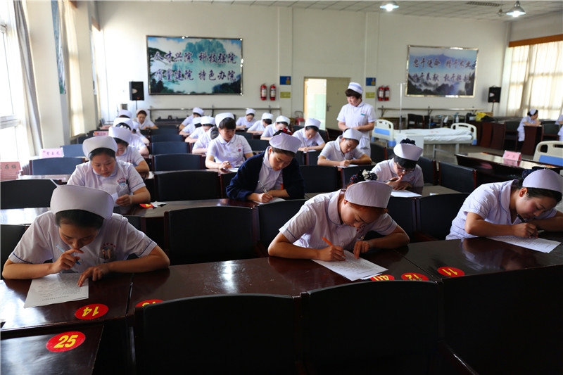 铜川矿务局中心医院举办纪念5.12护士节青年护士护理技能竞赛