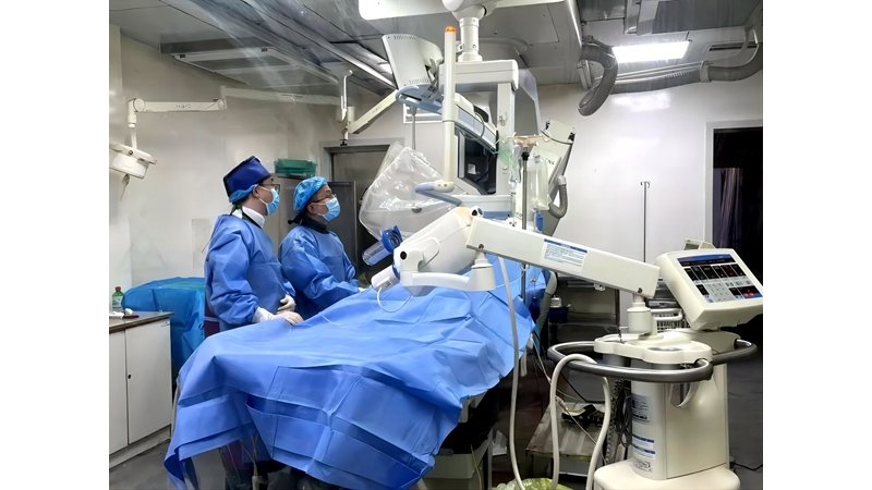 铜川市首例锁骨下动脉支架内闭塞开通手术成功