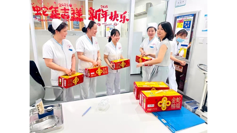 白衣执甲     爱满人间
