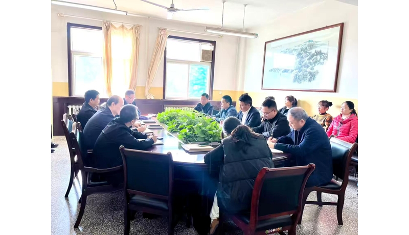 铜川医疗中心召开党委（扩大）会议